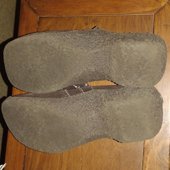 Women's Yellow Box Brown Suede Clogs - Picture 5 of 5